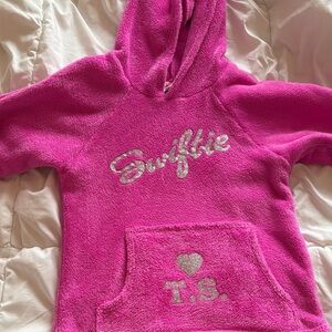 Swiftie Kids Fleece Hoodie in Vibrant Pink